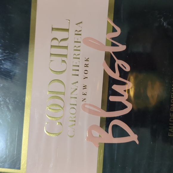 Good Girl ( Smell Like)Carolina Herrera Blush - Picture 3 of 9